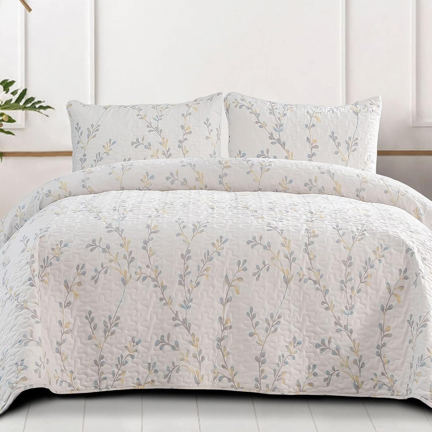 Exclusivo Mezcla Reversible Boho Quilt Set Queen Size for All Seasons