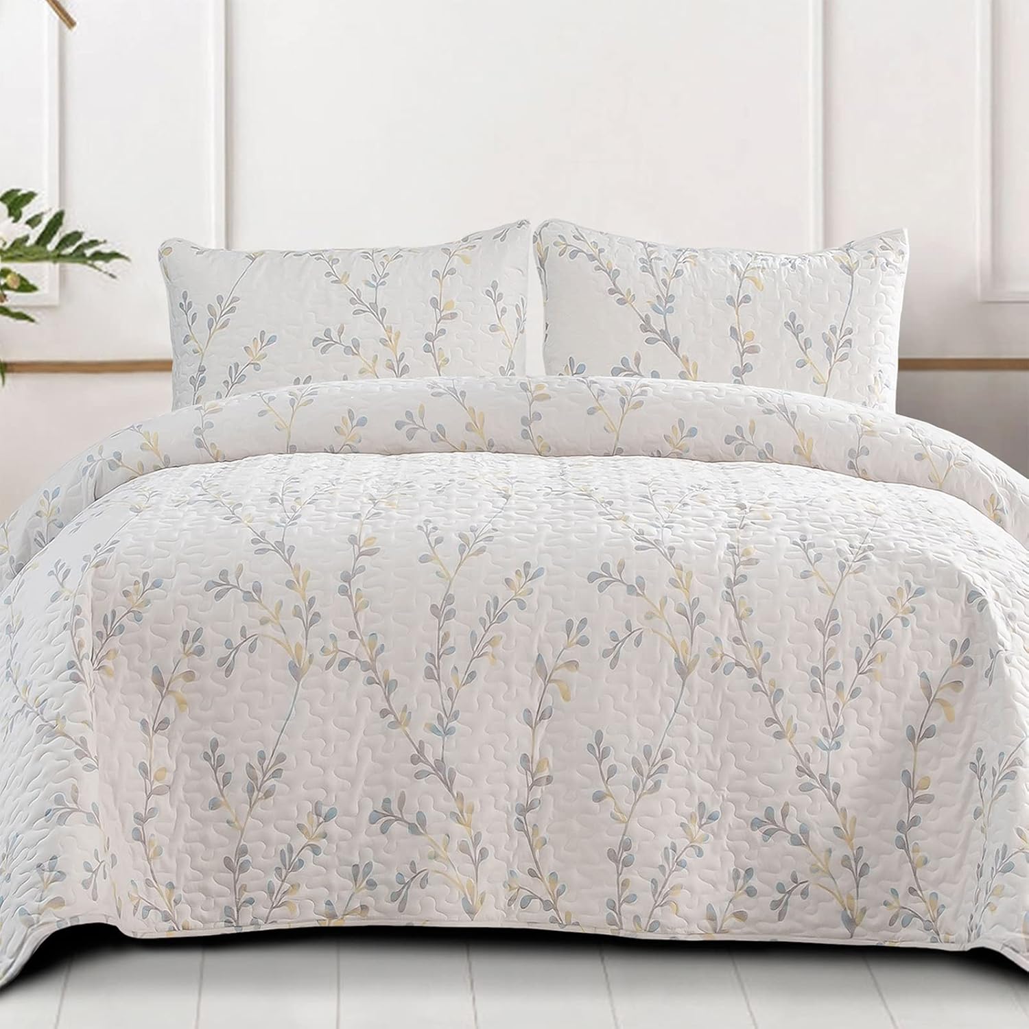 Exclusivo Mezcla Reversible Boho Quilt Set Queen Size for All Seasons