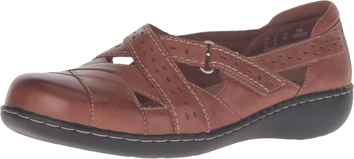 Clarks Women's Ashland Spin Q Loafer - Comfort and Style Combined
