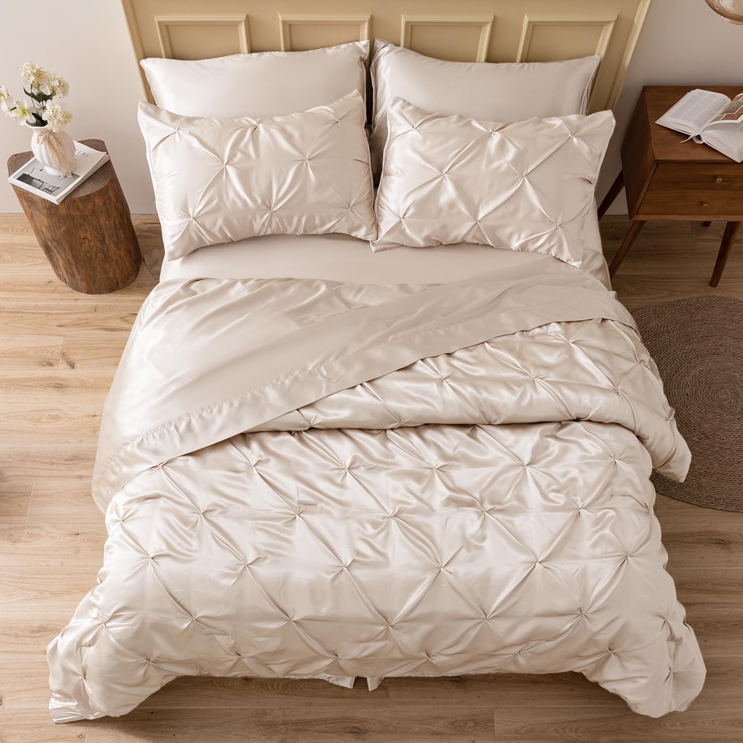 Luxurious Pinch Pleat Queen Satin Comforter Set for All Seasons