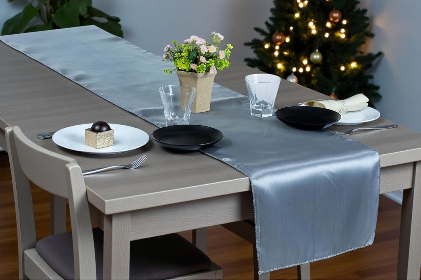 MDS Christmas Satin Table Runners - Luxurious 15 Pack Decor