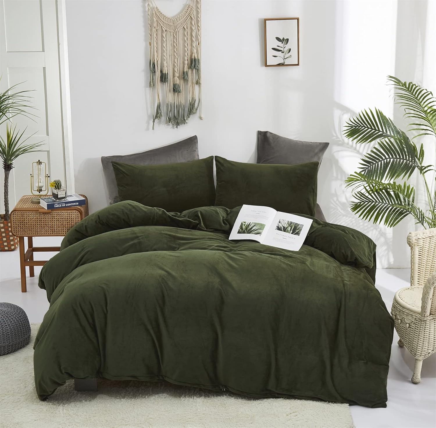 KAREVER Dark Green Velvet Comforter Set for Twin Size Bedding