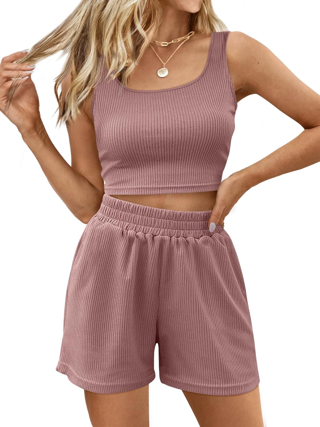 Trendy Queen Two Piece Summer Outfits for Stylish Comfort