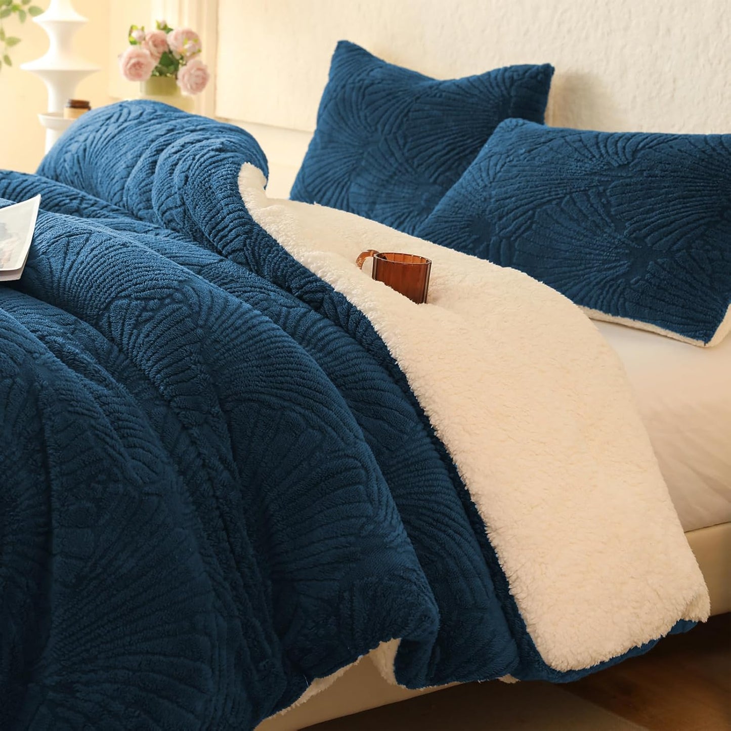 Seashell Jacquard Sherpa Comforter Set for Cozy Bedding