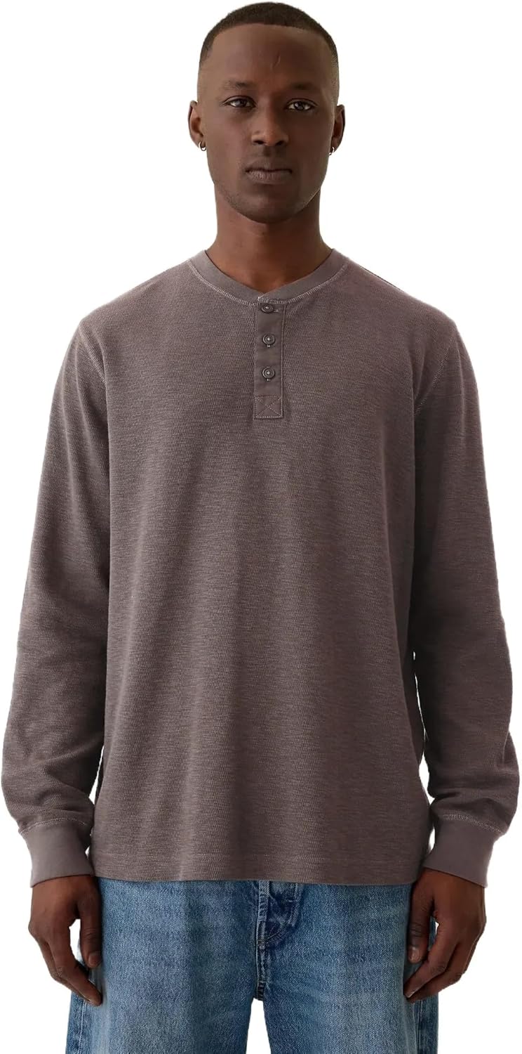 GAP Men's Insulated Henley for Ultimate Comfort