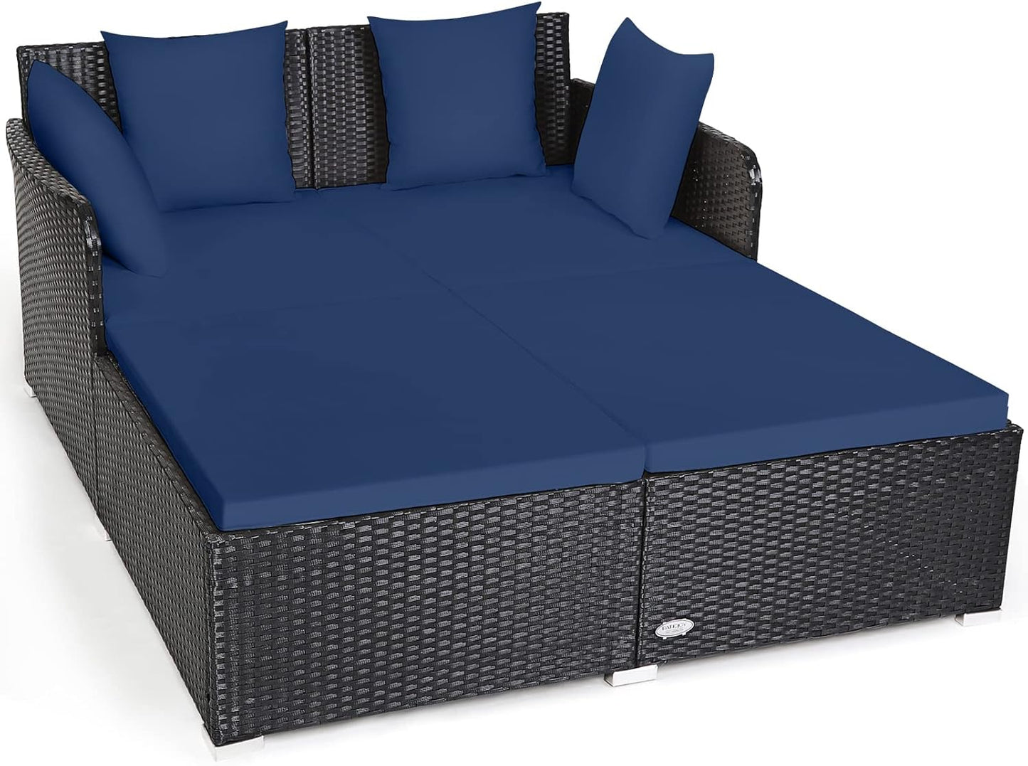 Spacious Rattan Daybed for Ultimate Comfort and Relaxation