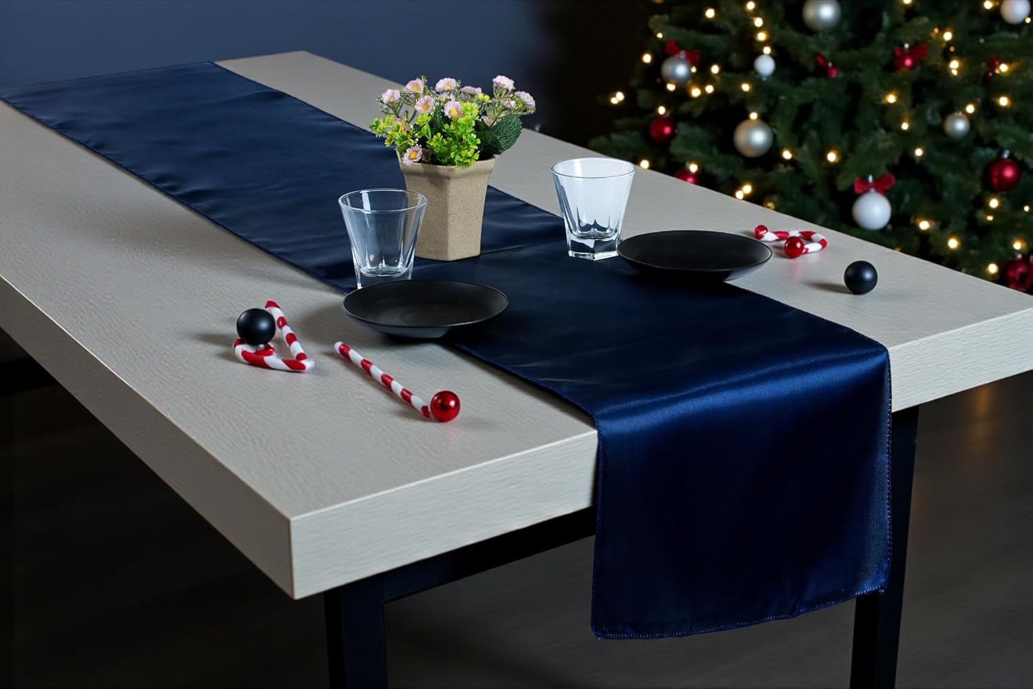 MDS Christmas Satin Table Runners - Luxurious 20 Pack Decor
