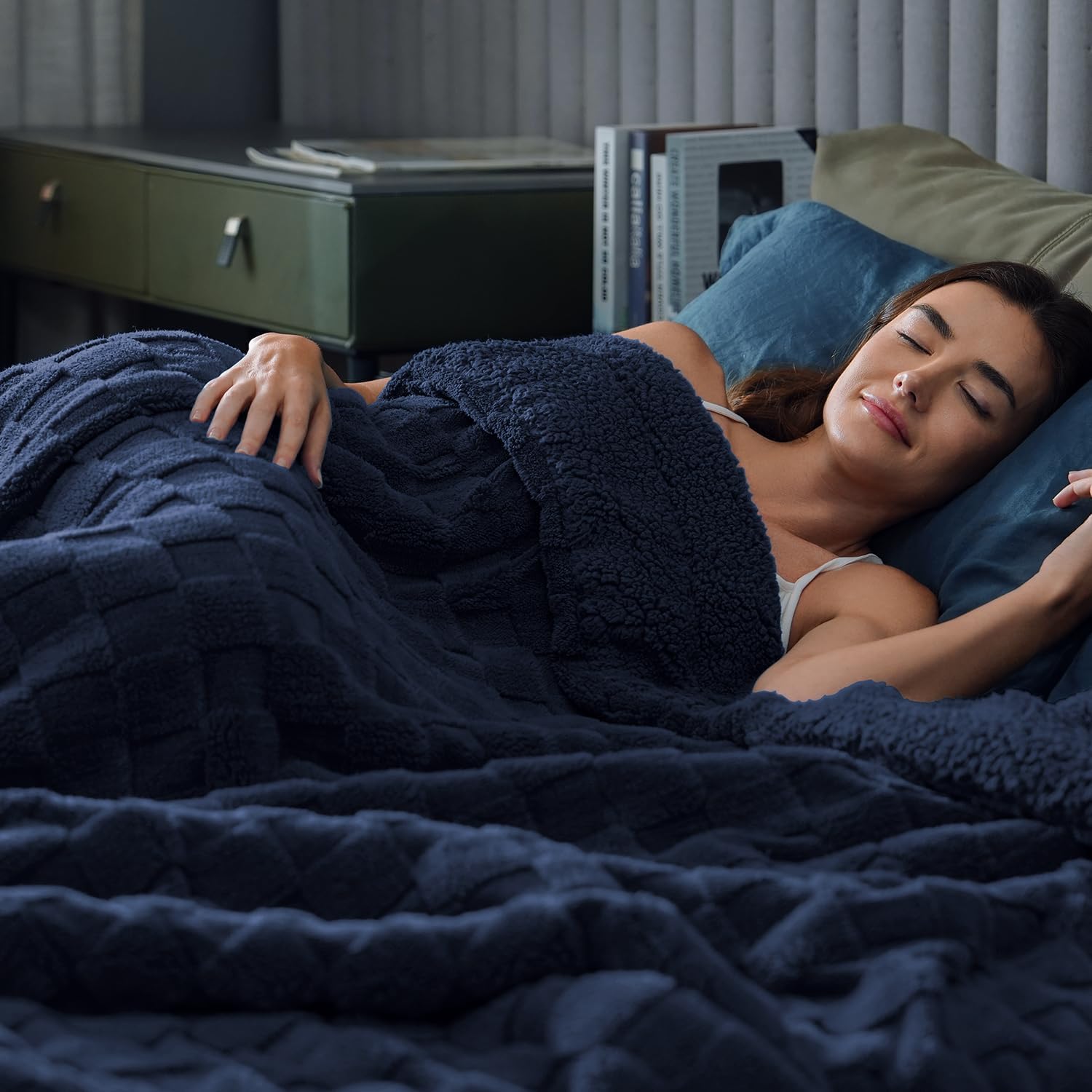 Pawque Super Soft Cozy Throw Blanket King Size for All-Season Use