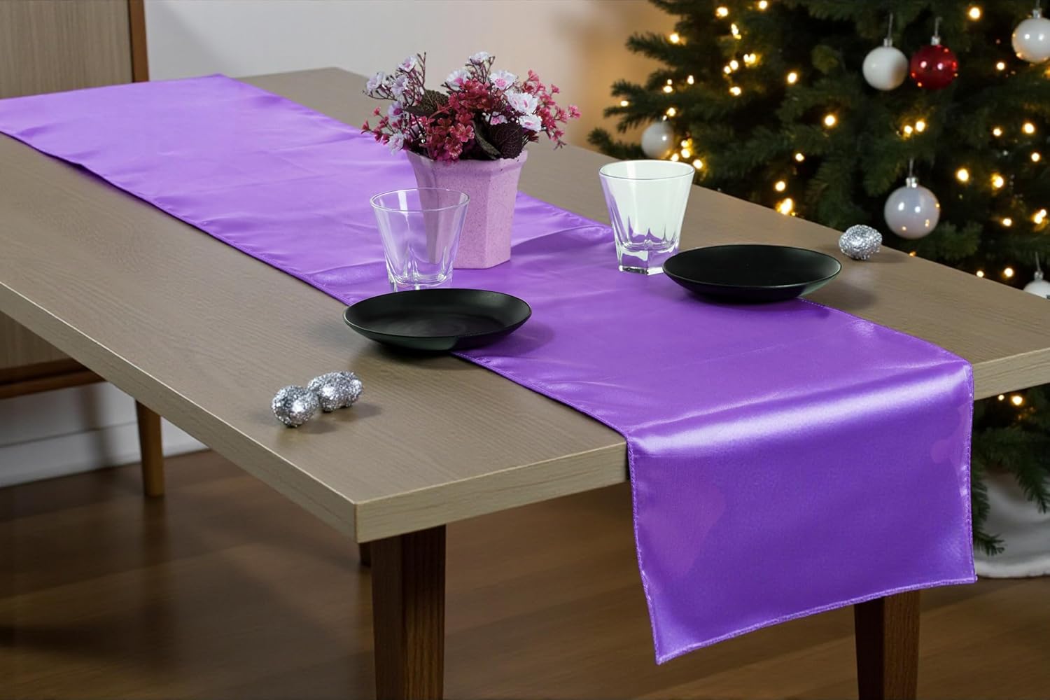 MDS Christmas Satin Table Runners - Elegant 15 Pack for Events