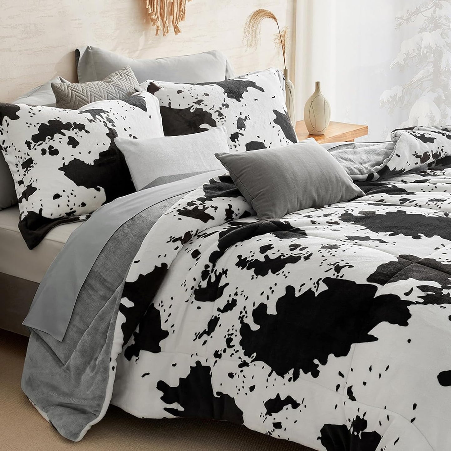 Petrichor Velvet Flannel King Comforter Set with Cow Print Design