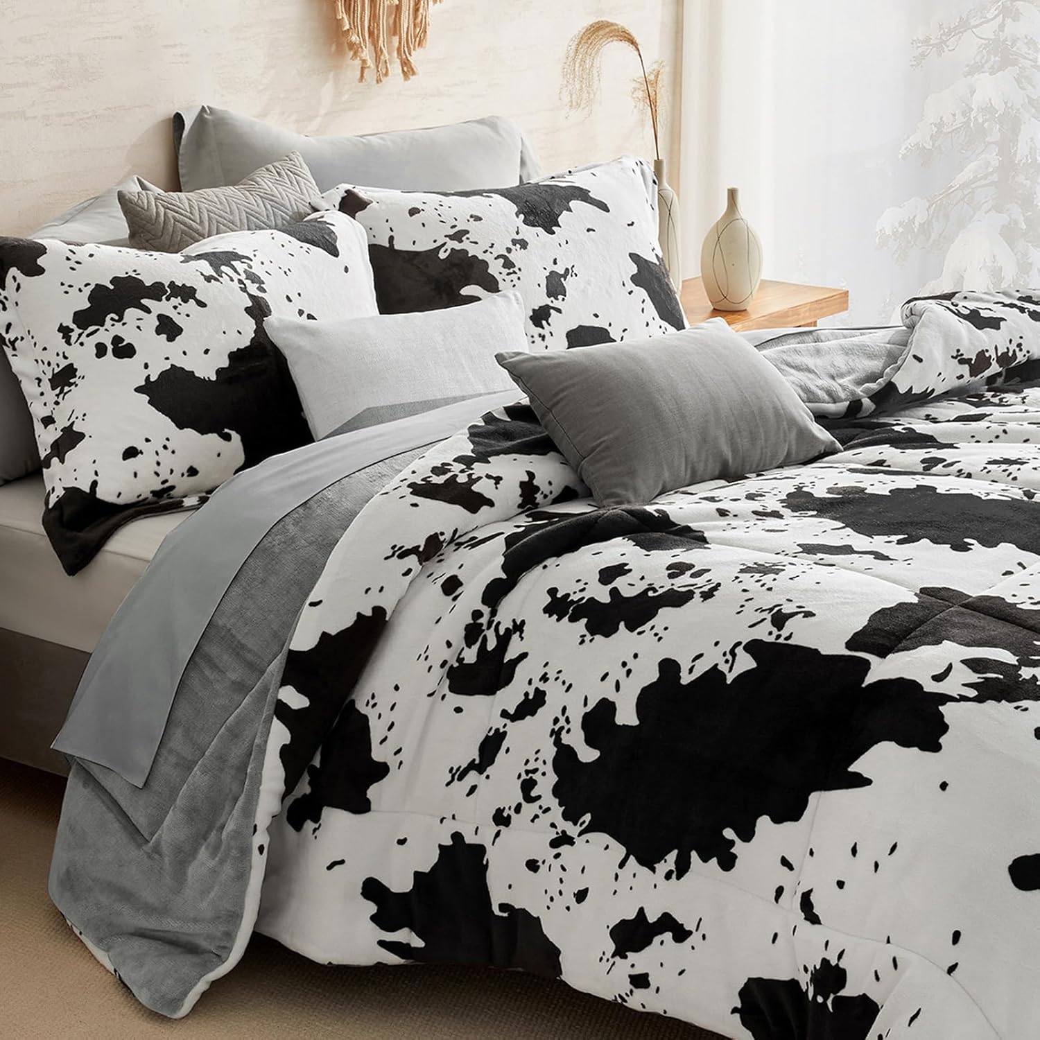 Petrichor Velvet Flannel King Comforter Set with Cow Print Design