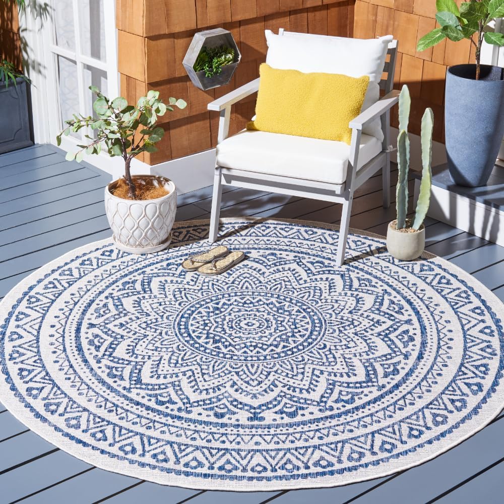 SAFAVIEH Courtyard Collection Area Rug - Stylish & Durable