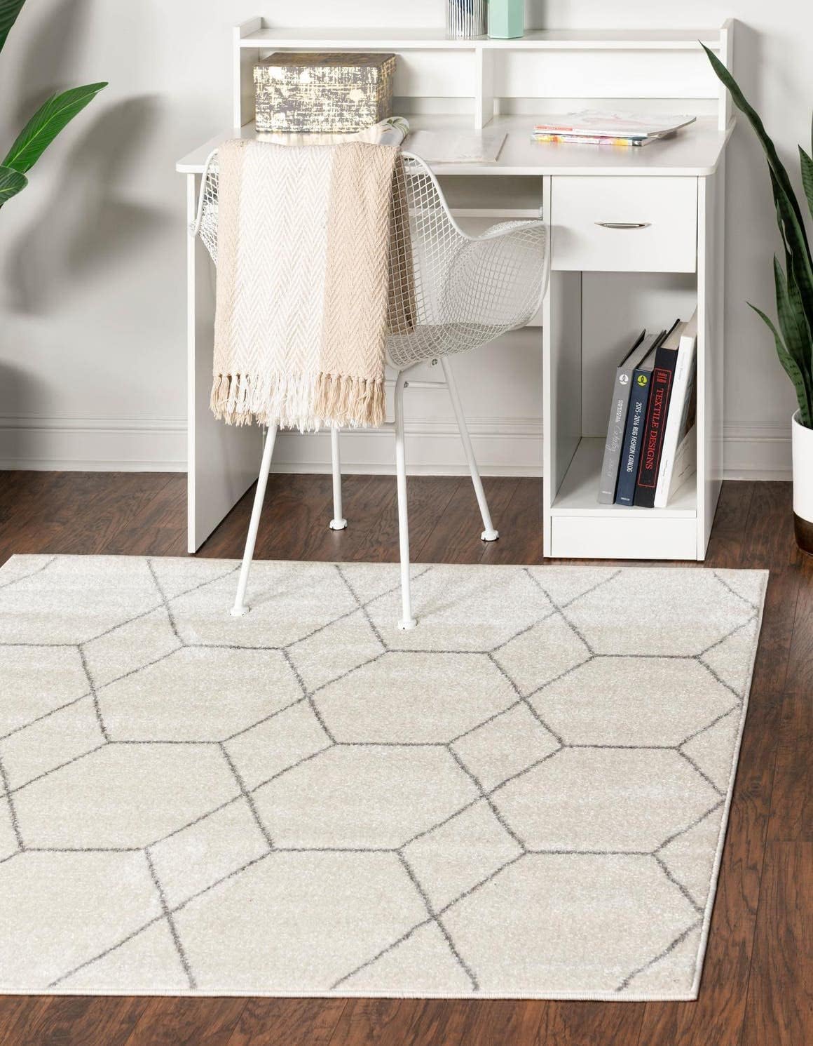Unique Loom Trellis Frieze Collection Area Rug - Geometric Design