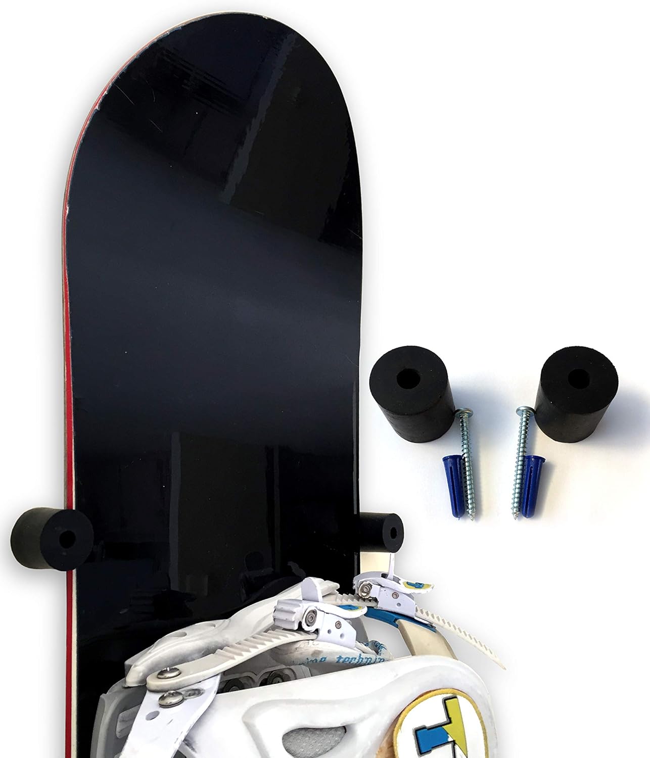 Securely Hang Your Snowboard with SkateHoarding