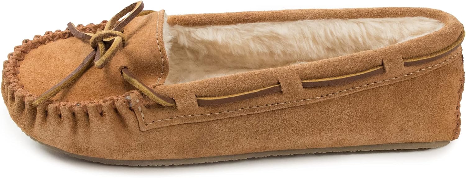 Minnetonka Women's Cally Moccasin Slipper: Comfort & Style