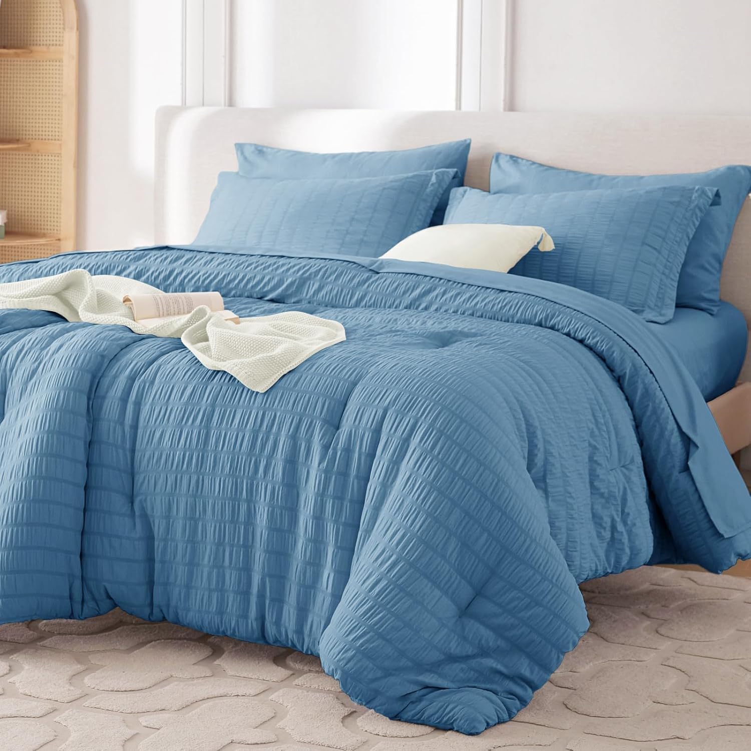 MUXHOMO King Comforter Set with Seersucker Design for Luxury Sleep