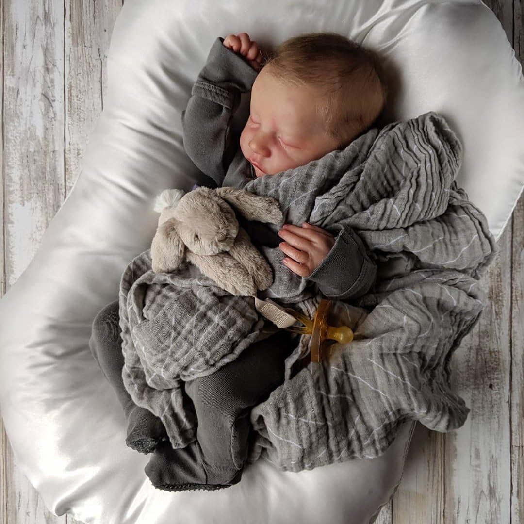 Realistic Reborn Baby Doll Boy - Lifelike 18 inch Gift Toy