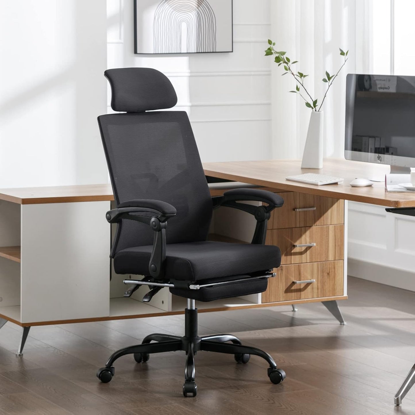Qulomvs Mesh Ergonomic Office Chair with Footrest for Comfort