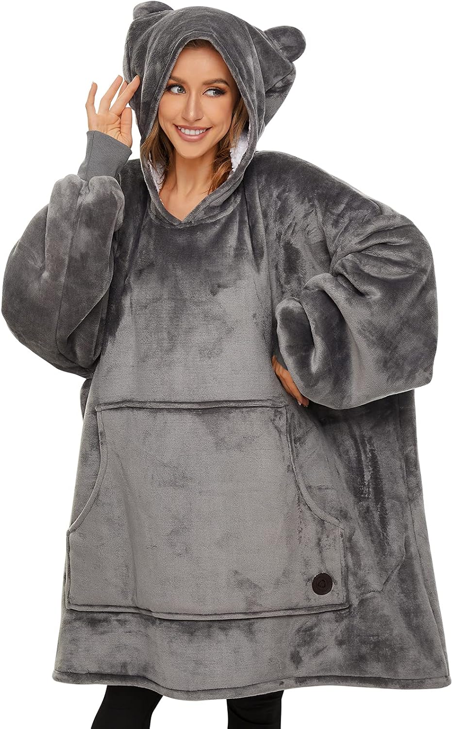 THREE POODLE Wearable Blanket Hoodie for Ultimate Comfort