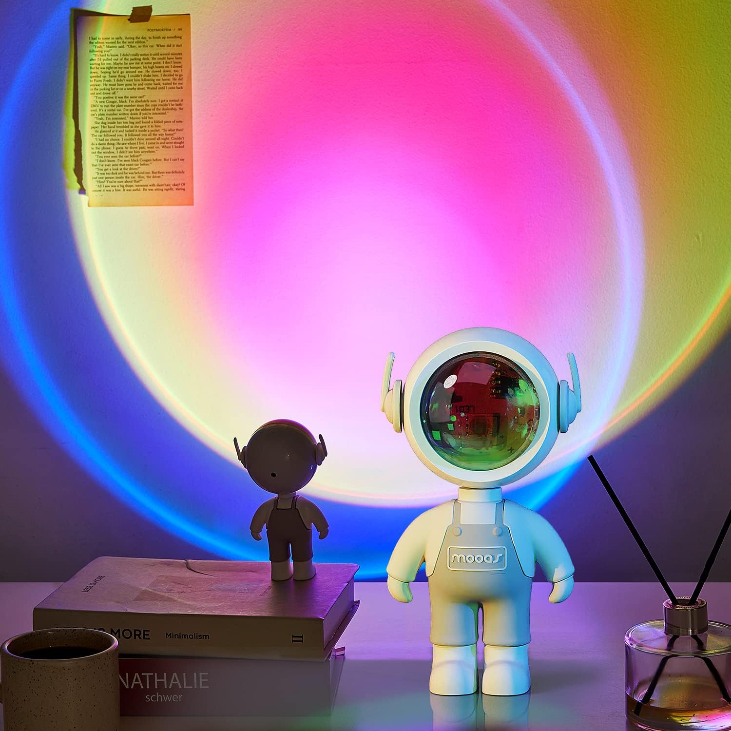 Mooas Astronaut Nightlight: 7 Color Rotation