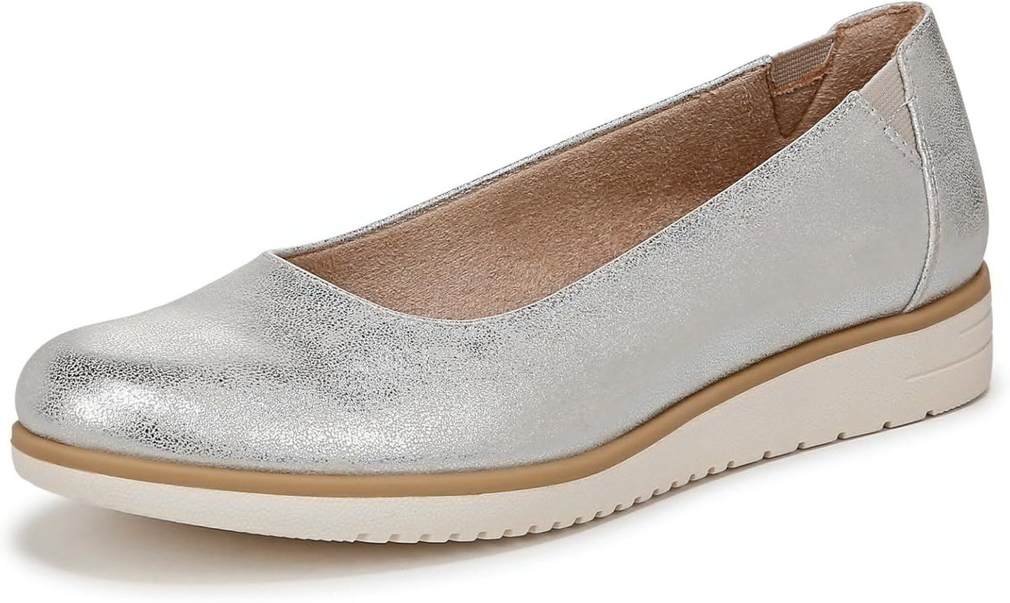 Naturalizer Womens Idea Slip on Ballet Flat for Comfort and Style