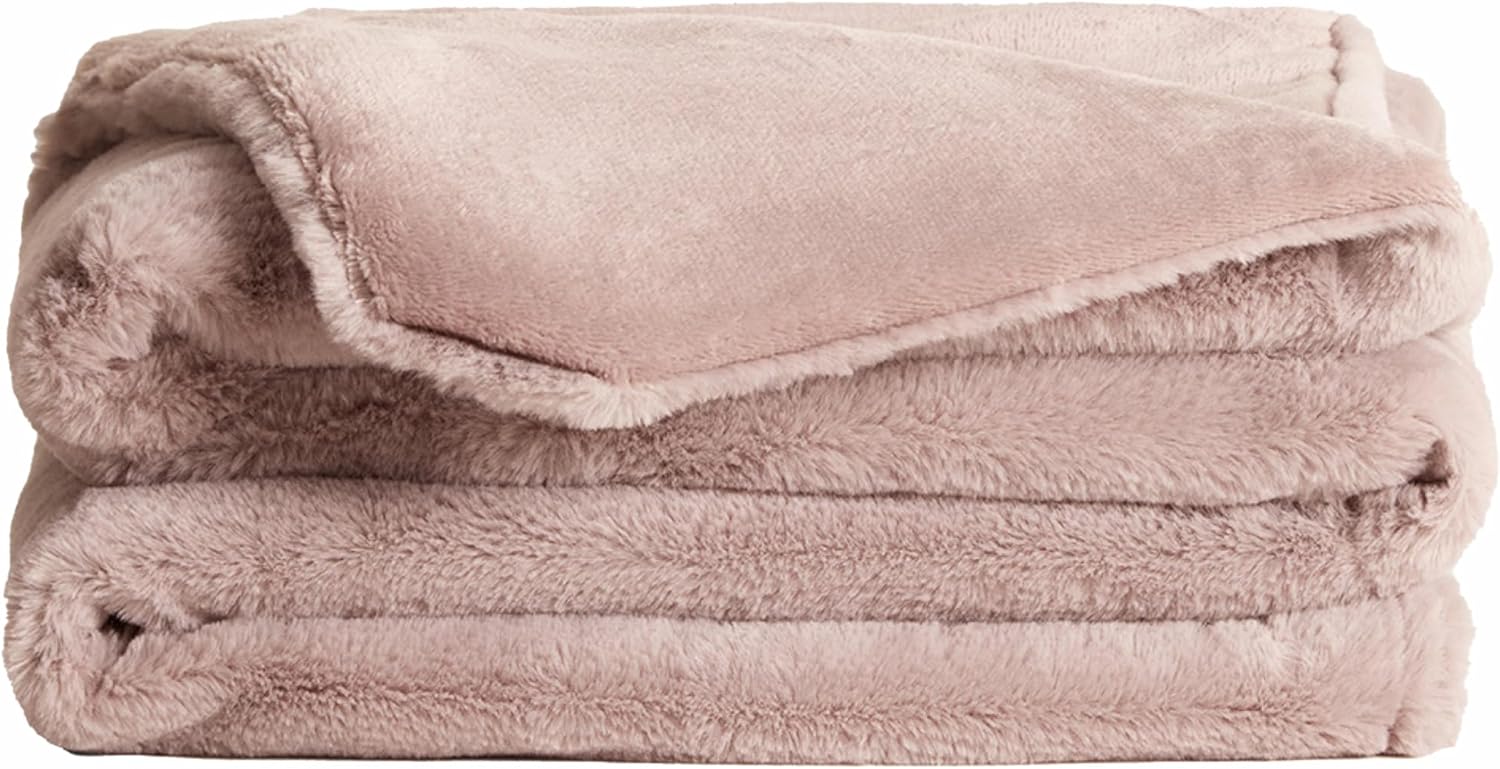 UnHide Lil Pet Marsh Faux Fur Blanket for Cozy Pet Comfort