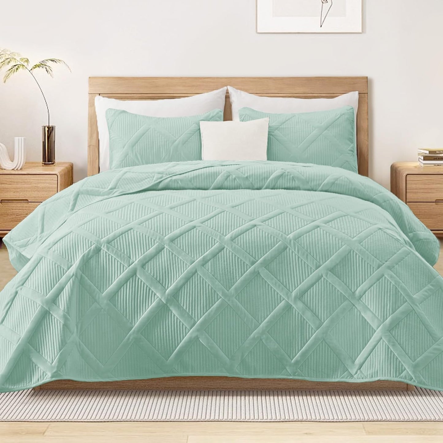 Oversized King Quilt Set by Exclusivo Mezcla - Light Green Elegance