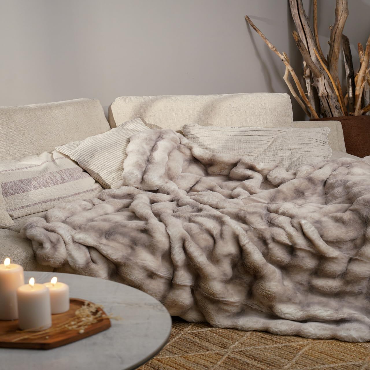 Mon Chateau 60in x 70in Dream Faux Fur Throw Blanket Review