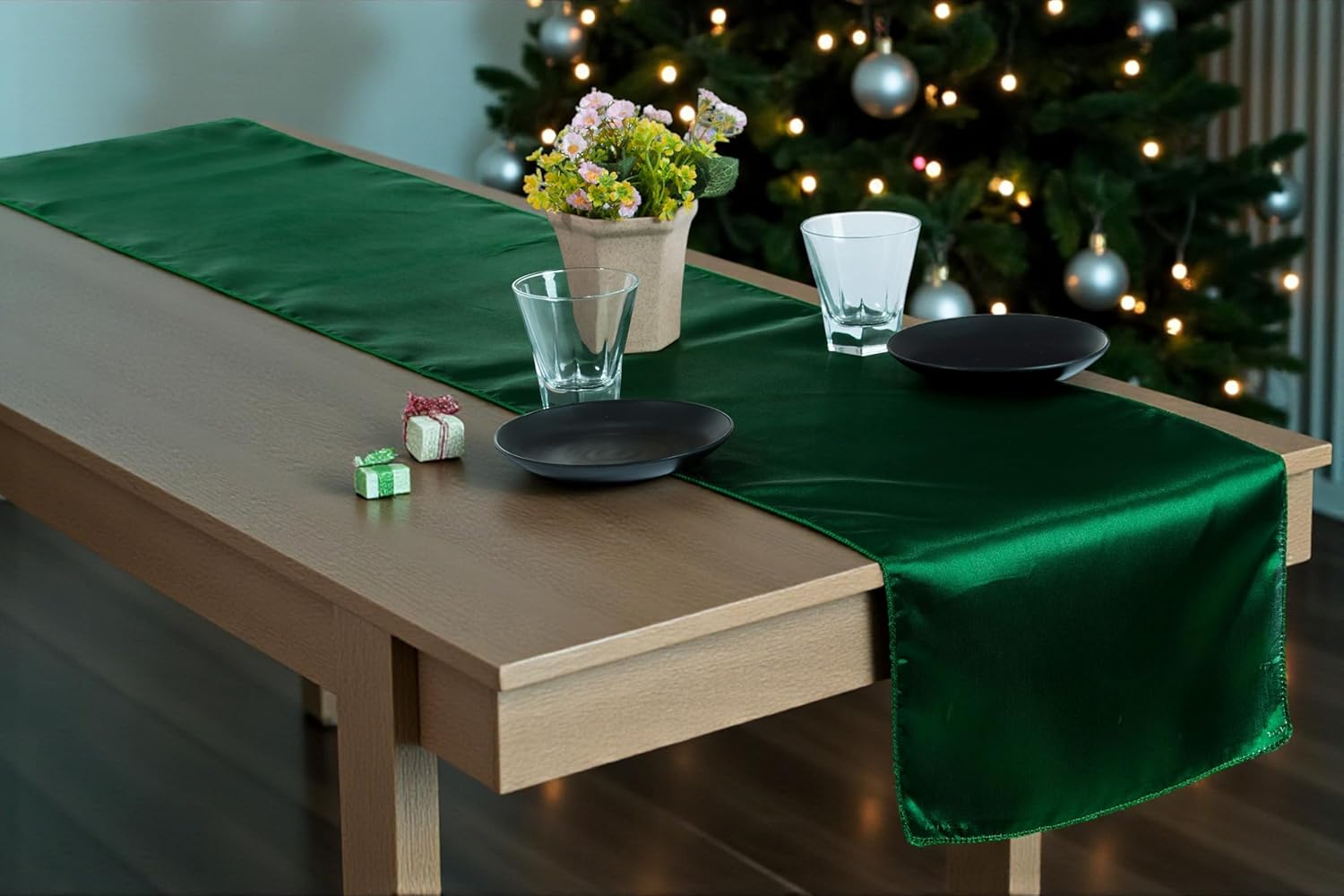 MDS Christmas Satin Table Runners - Luxurious 15 Pack Decor