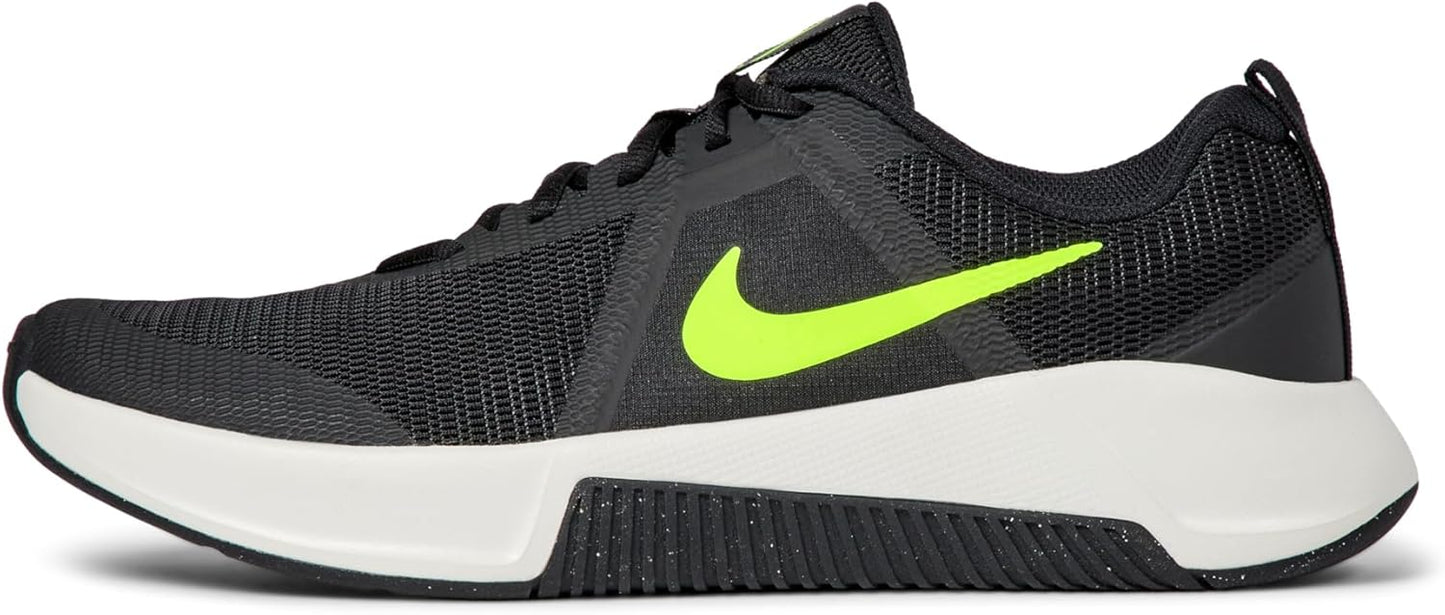 Nike Men's Mc Trainer 3 Sneaker: Stability and Flexibility Combined