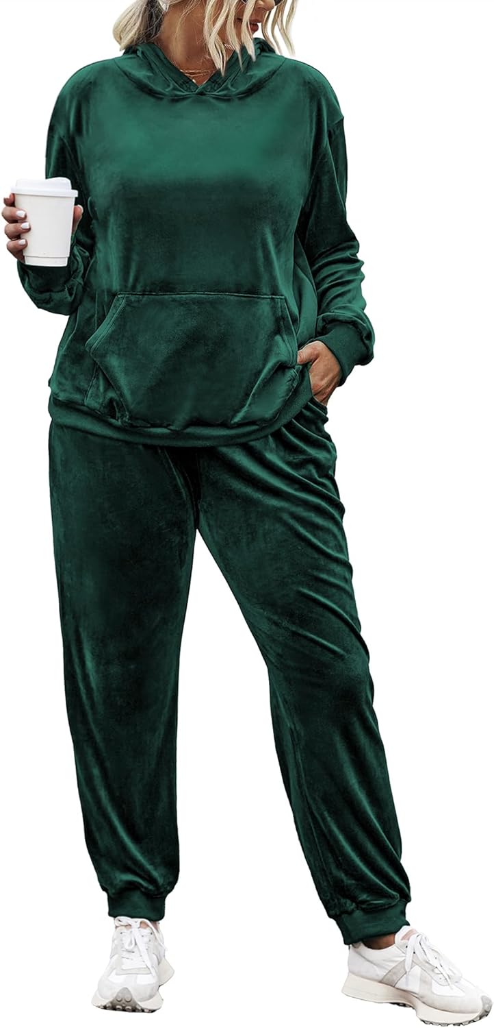 IN'VOLAND Plus Size Velour Tracksuit Set for Women Comfort