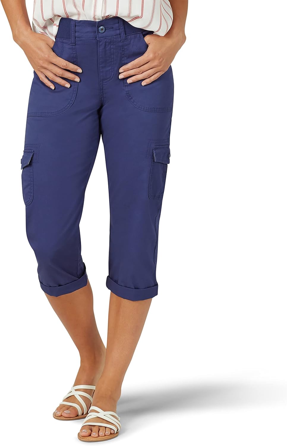 Lee Women's Relaxed Fit Cargo Capri Pant for Ultimate Comfort