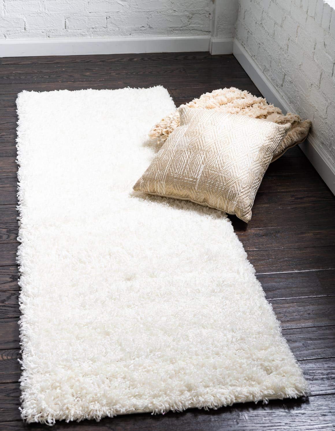Unique Loom Solid Shag Collection Area Rug for Cozy Spaces