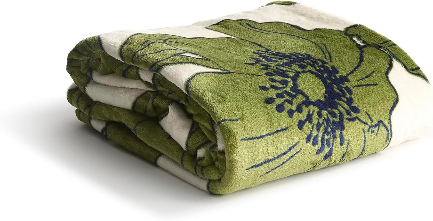 Vera Bradley Women's Disney Fleece Plush Throw Blanket Review