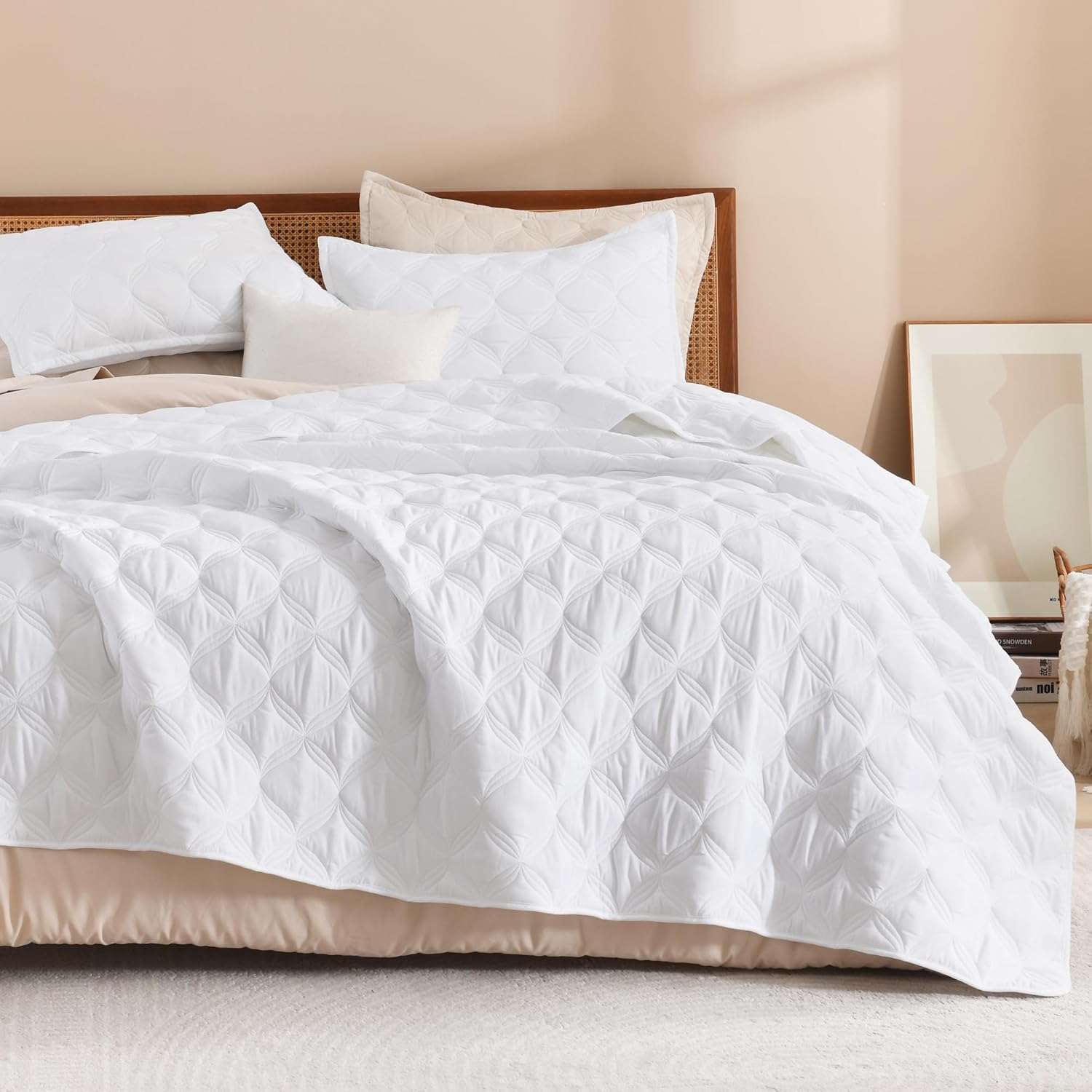 Litanika White King Size Quilt Set for Lightweight Comfort