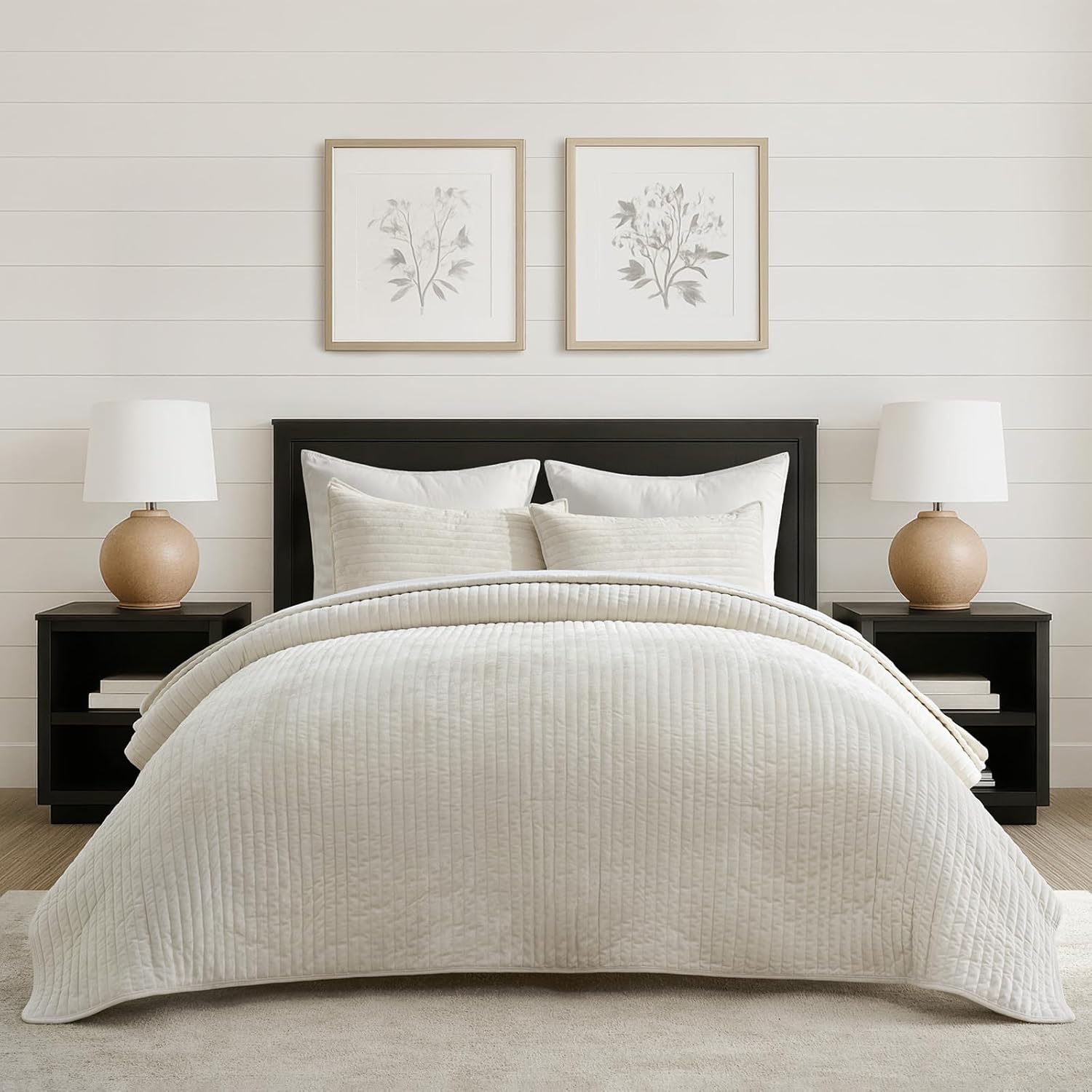 Luxurious Velvet Quilt Set Queen Size for All Season Comfort