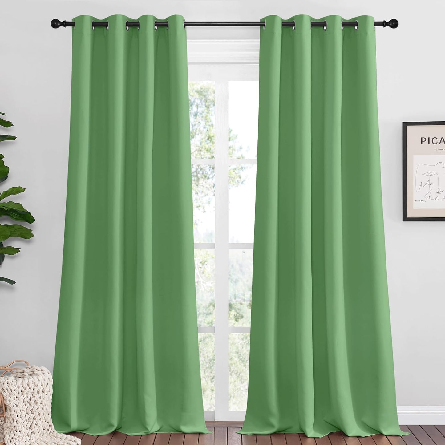 NICETOWN Forest Green Blackout Curtains for Elegant Living Room