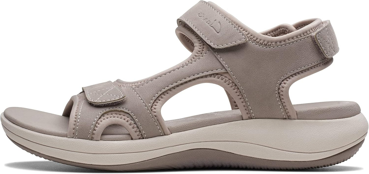Clarks Mira Bay: Chic Flat Sandals