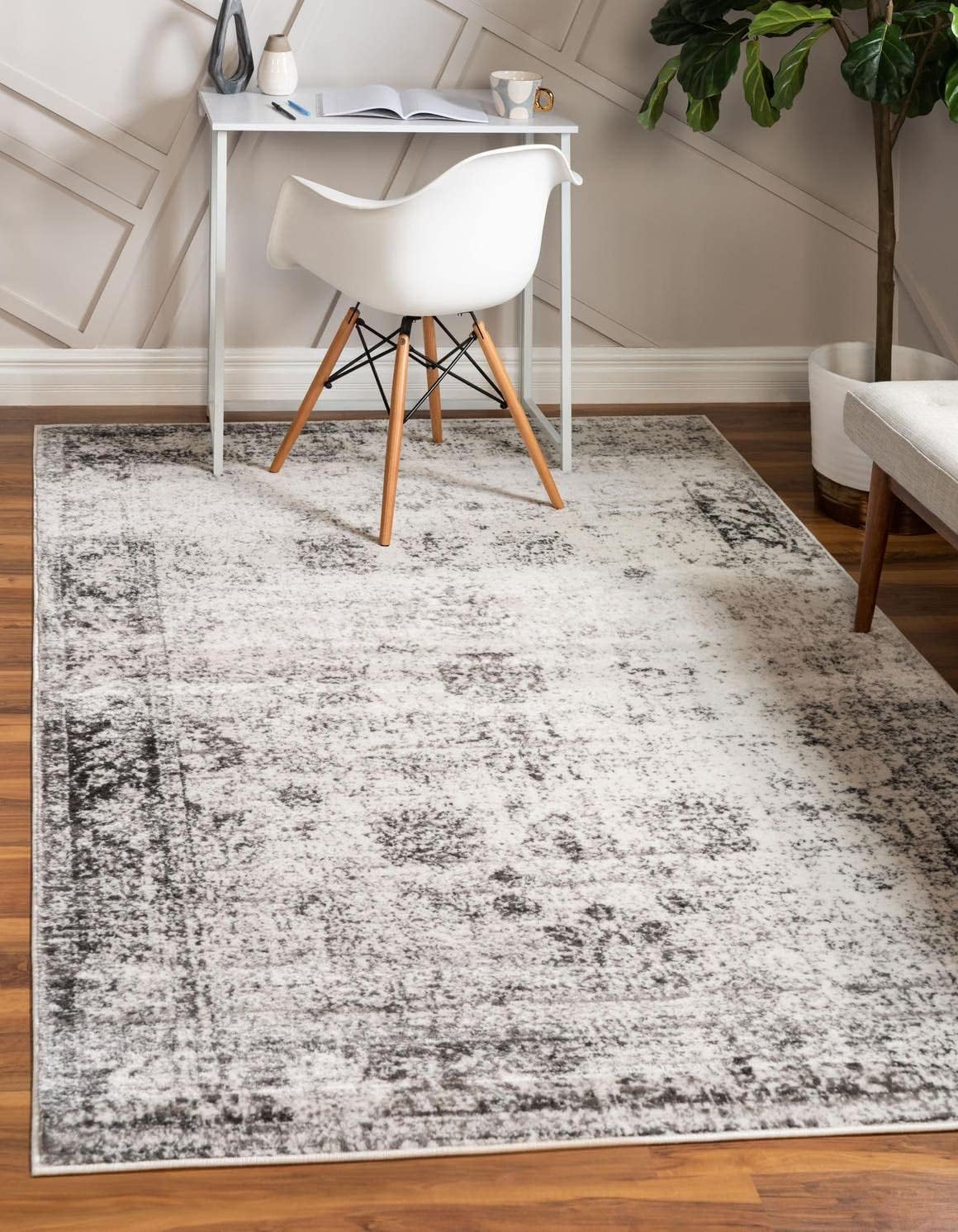 Unique Loom Sofia Collection Area Rug - Casino in Gray/Beige