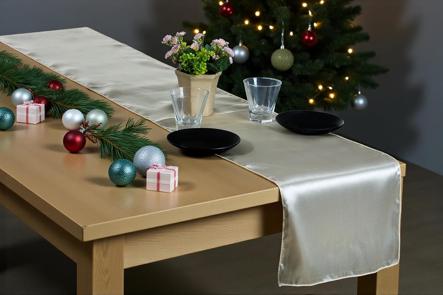 MDS Christmas Satin Table Runners - Luxurious 15 Pack Decor