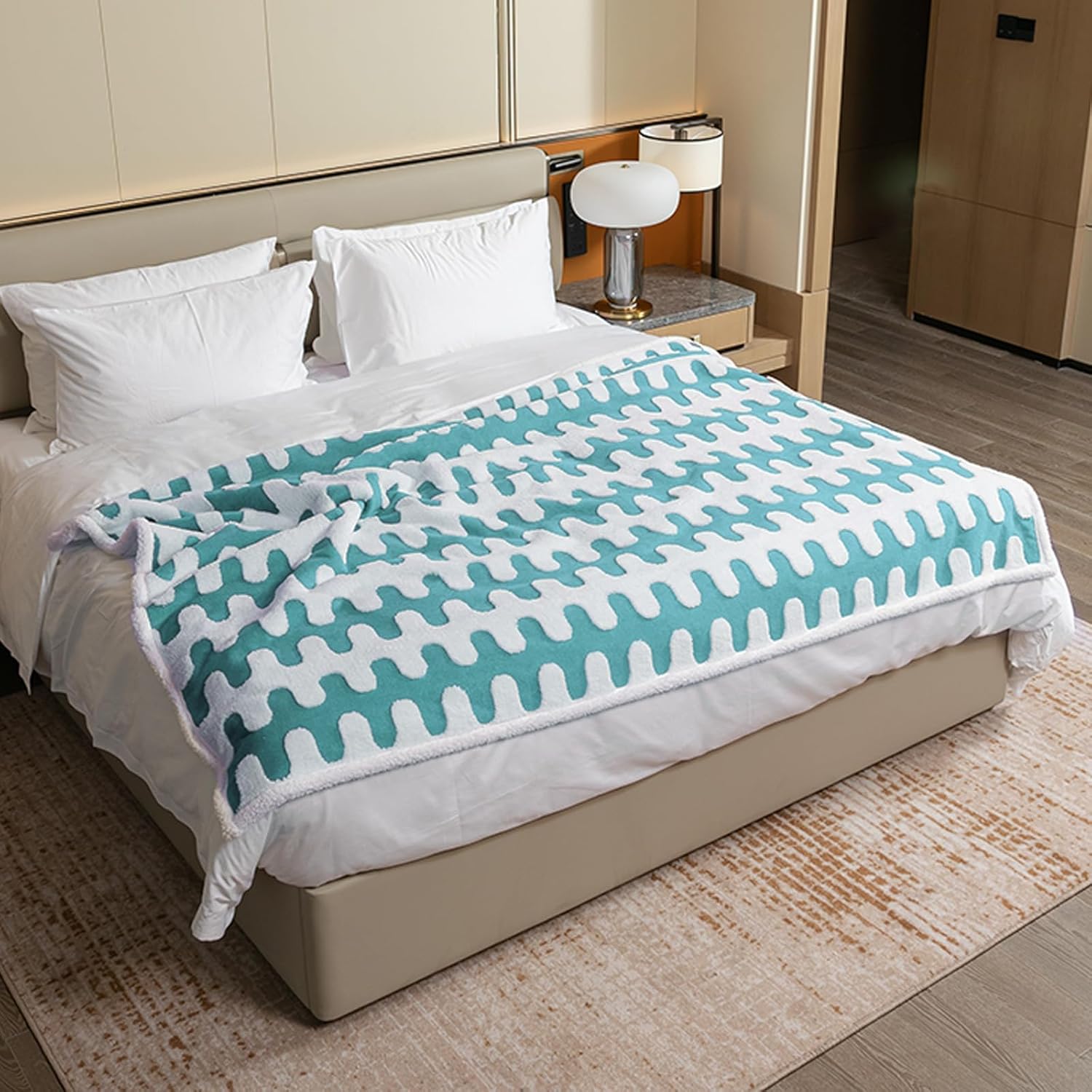 Waterproof Pet Blanket for Dogs and Cats - Stylish Jacquard Design
