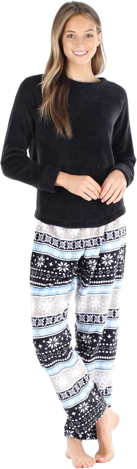 PajamaMania Women's Fleece Long Sleeve Pajama Set for Comfort