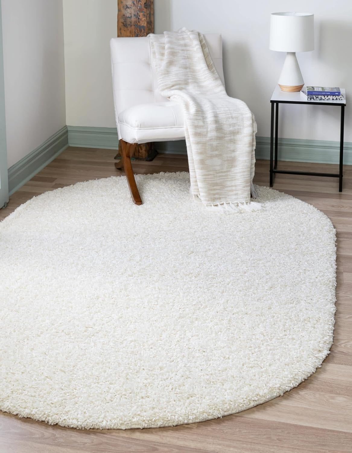 Unique Loom Solid Shag Collection Area Rug in Snow White Color