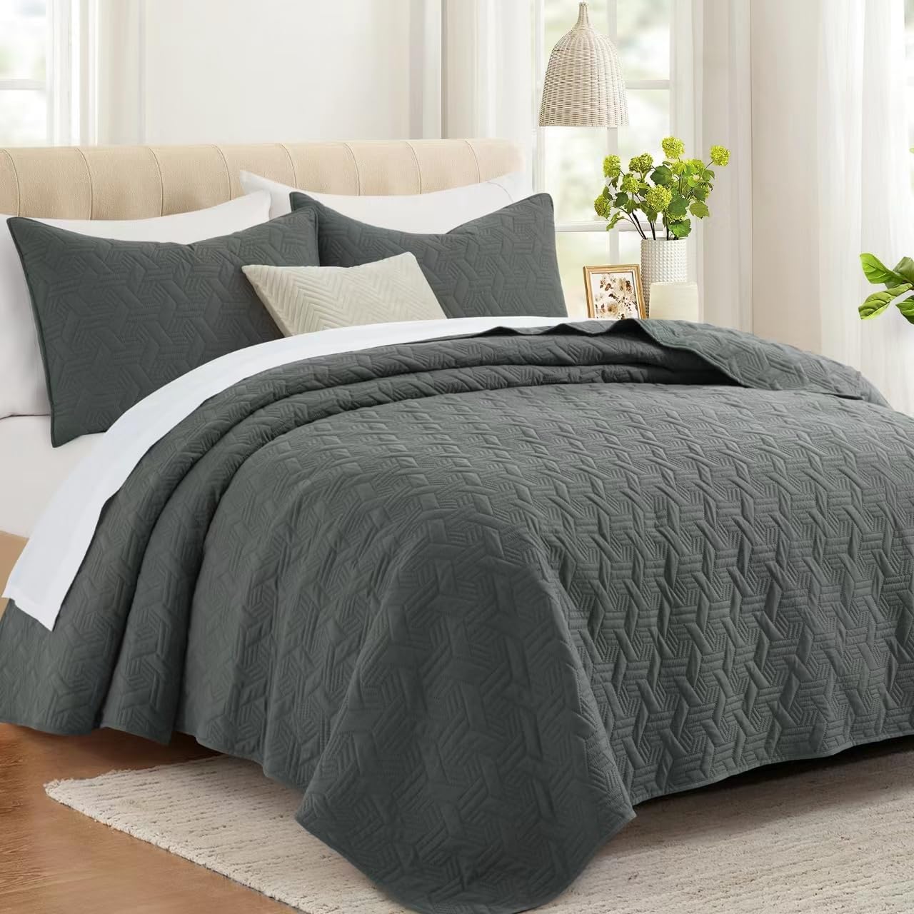 Lavsiry Dark Grey King Size Quilt Bedding Set for All Seasons
