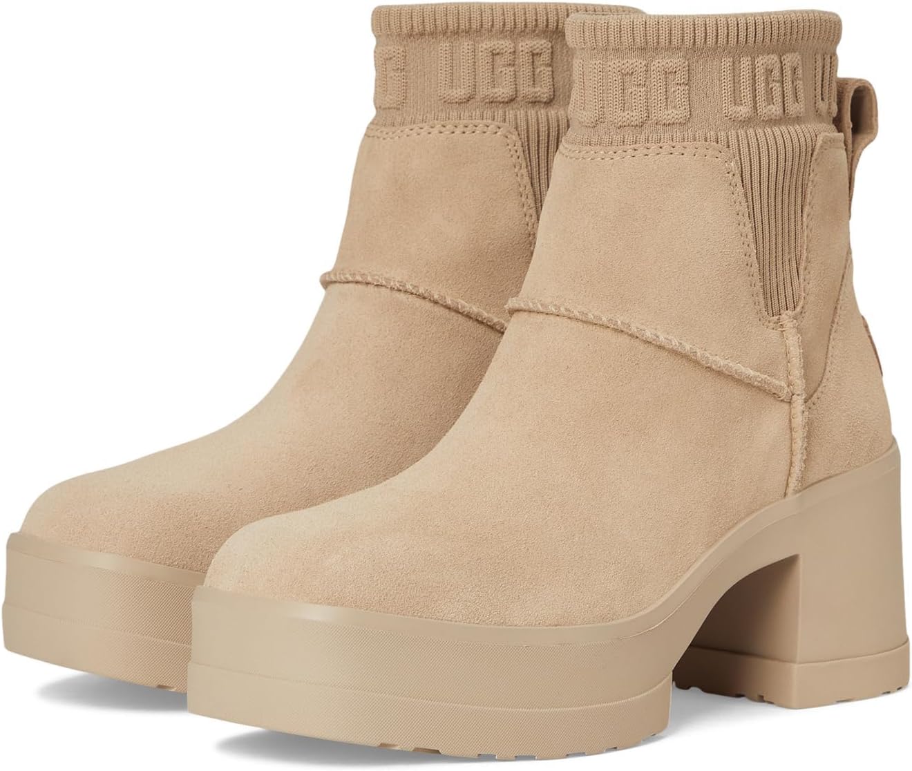 UGG Women's Moxy Chelsea Fashion Boot: Stylish Comfort for All