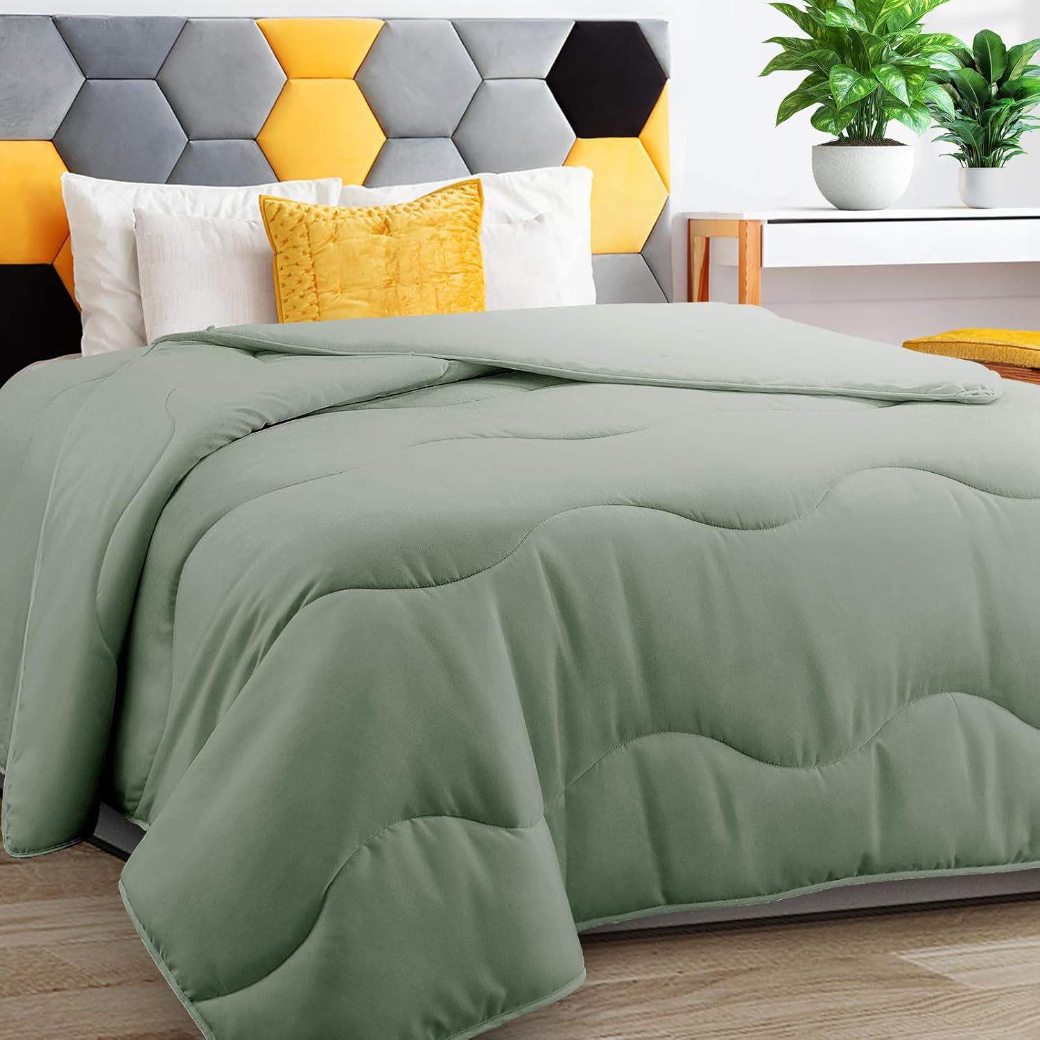 Lightweight Comforter Cooling Sage Green for All Season Use