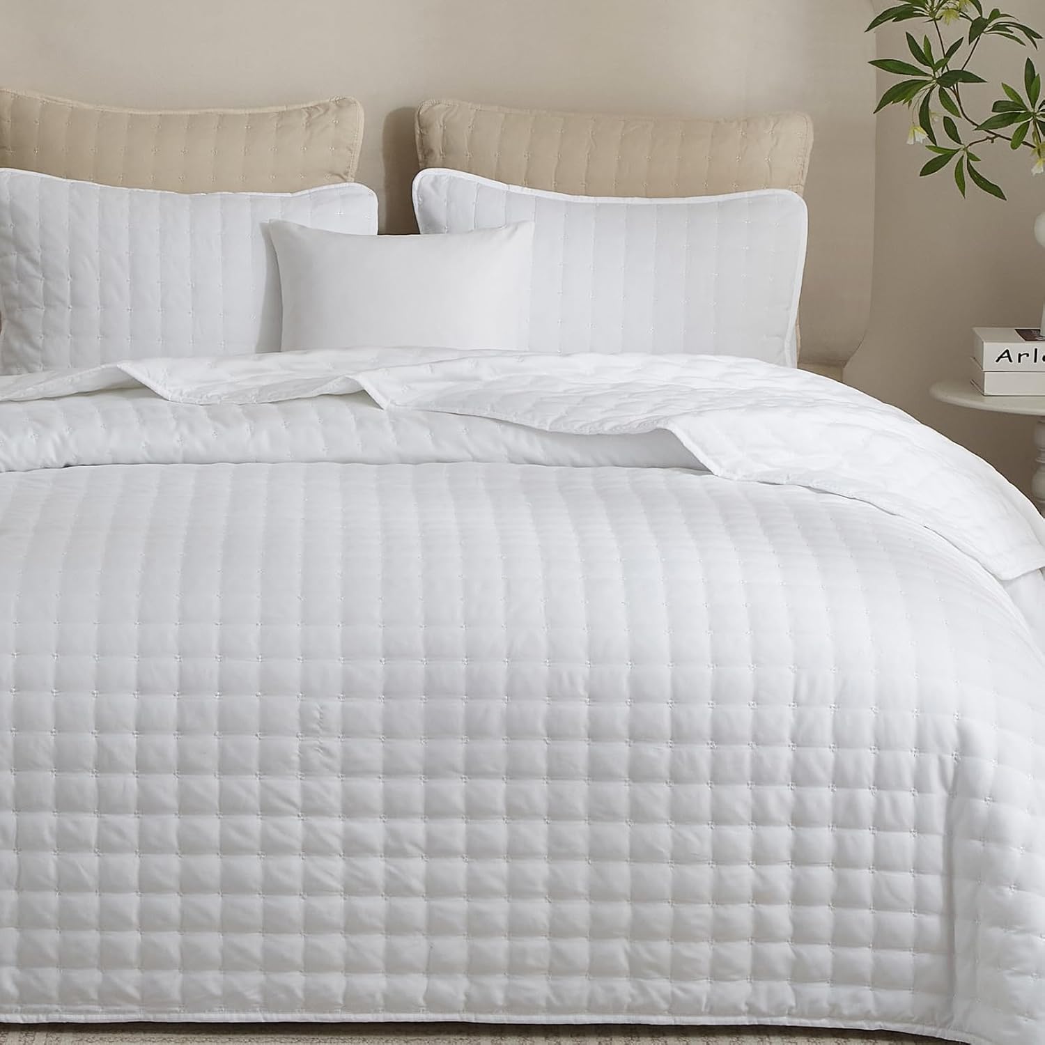 Powdion White Quilts Queen Size Lightweight Soft Quilt Set