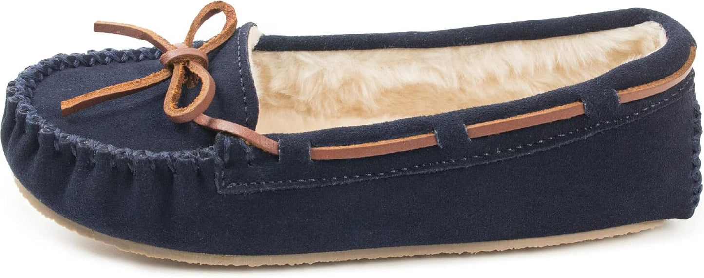Minnetonka Women's Cally Moccasin Slipper: Cozy Comfort & Style