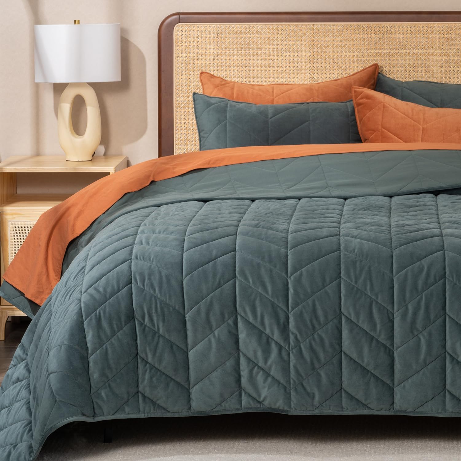 Luxurious Queen Velvet Quilts Set by EVERGRACE for All Seasons