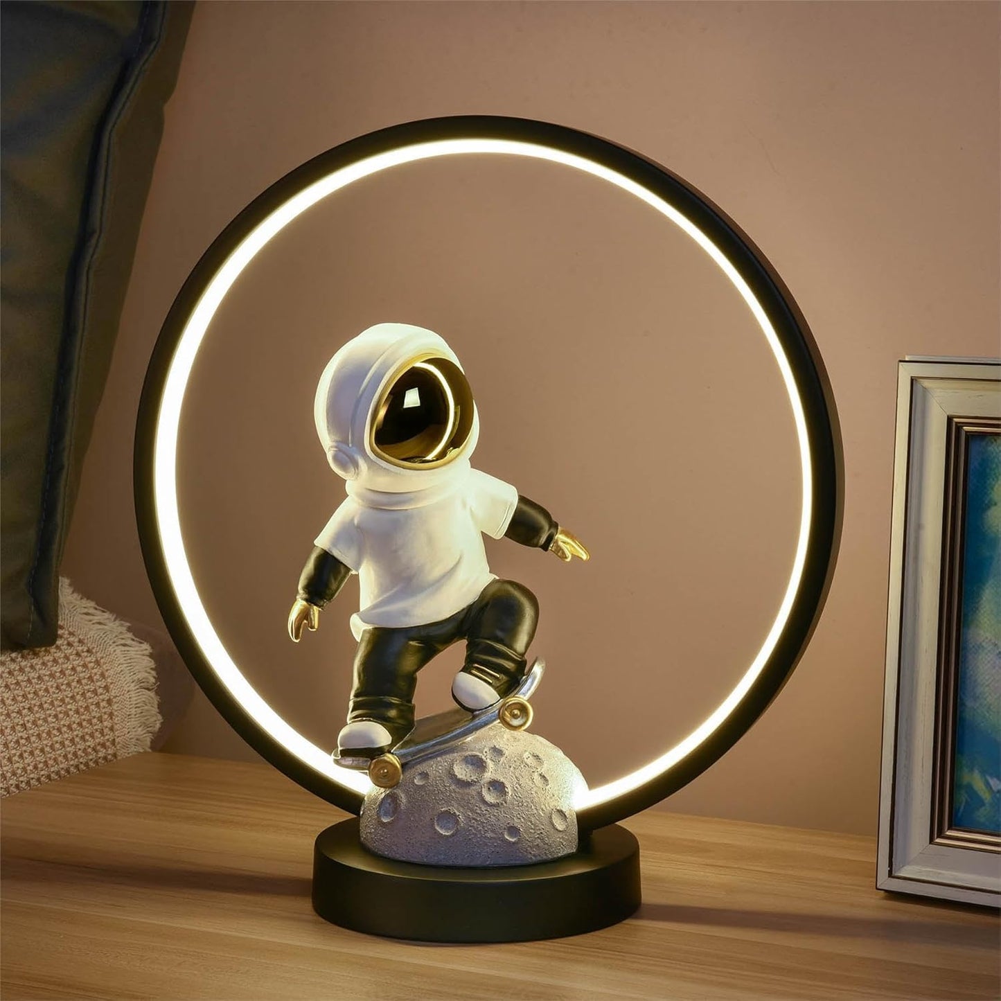 Saysmile Astronaut Night Light - Dreamy Illumination